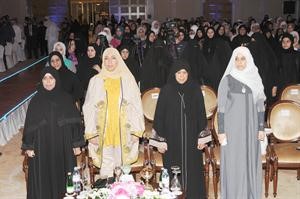 شروق الصانع ومنى اللوغاني في مقدمة الحاضرات﻿
