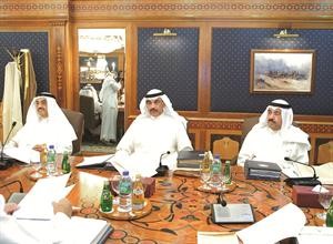 الشيخ صباح الخالد والفريق احمد الرجيب خلال جلسة مجلس الوزراء
