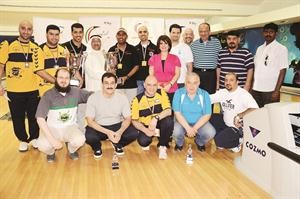 المشاركون بالبطولة في لقطة تذكارية﻿
