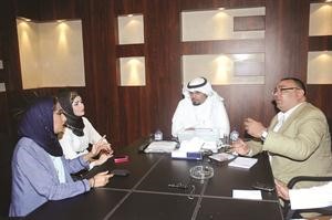 الزميل اسامة دياب يتابع حديث سارة الدريس وشيماء العسيري ومشاري العلوش يتابع﻿
