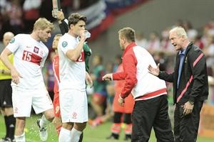 مدرب پولندا سمودا يتوعد التشيك﻿