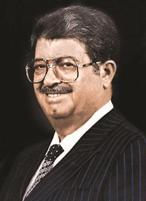 تورغوت اوزال﻿
