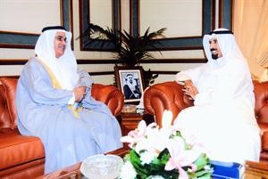 الشيخ علي الجابر خلال لقائه السفير دعلي الزعابي﻿