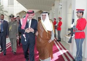 سمو رئيس الوزراء الشيخ جابر المبارك مودعا دفايز الطراونة﻿