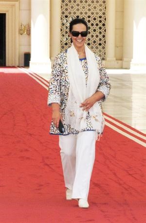الشيخة امثال الاحمد لدى مغادرتها الى البرازيل