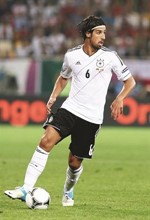 لاعب الوسط الالماني سامي خضيرة