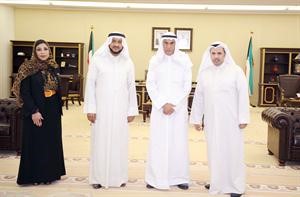 رئيس مجلس الامة احمد السعدون مستقبلا العربيد ووفد المتطوعين في المشروع