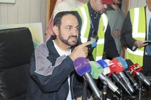 الوزير دفاضل صفر متحدثا في المؤتمر الصحافي قاسم باشا