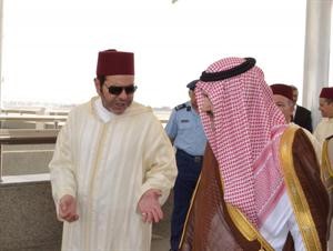 الامير رشيد بن الحسن الثاني مقدما العزاء باسم ملك وشعب المغرب