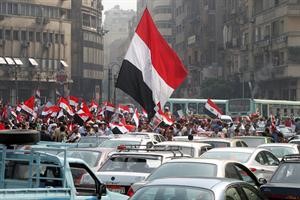 جانب من احتفال انصار مرسي في التحرير بفوزه كما اعلنت حملته افپ