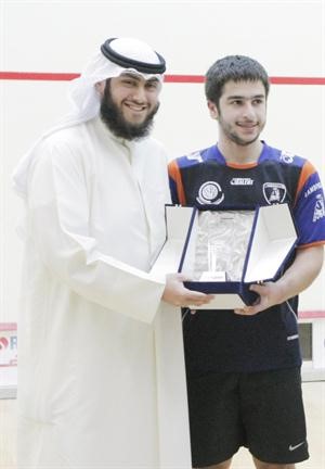 الشيخ مشعل طلال الفهد مكرما عبدالله المزين﻿