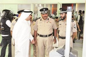 اللواء الزعابي يتفقد التقنيات التي تستخدمها الشركة سعود سالم