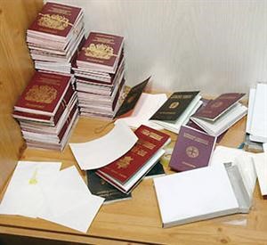 جوازات من «غانا» في طريقها إلى «البدون»