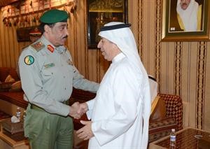 الفريق ناصر الدعي يقدم التعازي للسفير السعودي عبدالعزيز الفايز﻿