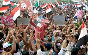 حملة مرسي توثق فوزه برئاسة مصر وحملة شفيق ترد: تضليل والفريق هو الرئيس