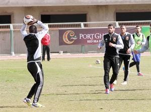 لاعبو الاهلي في احد التدريبات بالقاهرة
