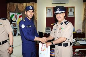 وتكريم لاحد ضباط الصف
