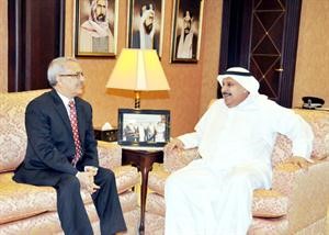 العمر مستقبلا سفير جمهورية نيبال
