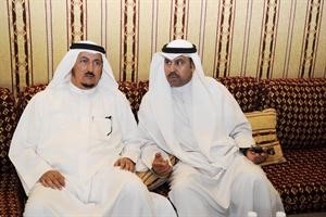 مبارك الدويلة وفهد الشليمي حضرا لاداء واجب العزاء
