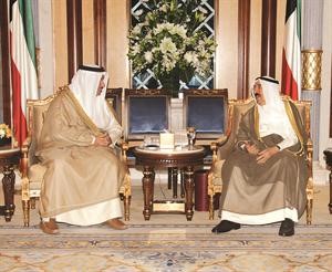 صاحب السمو الامير الشيخ صباح الاحمد مستقبلا سمو رئيس الوزراء الشيخ جابر المبارك﻿