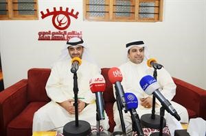 الشيخ محمد العبدالله وماضي الخميس خلال اللقاء اسامة ابوعطية
