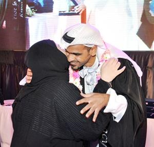 تهنئة لاحد الخريجين
