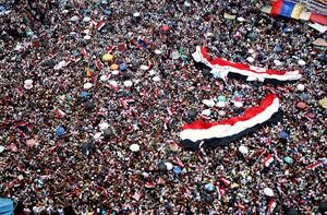 مئات الالاف يحتشدون في ميدان التحرير في جمعة رد الشرعية اپ