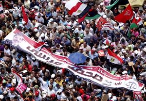 جانب من التظاهرات في ميدان التحرير امس	اپ﻿