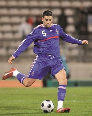 اللاعب الفرنسي من اصل مغربي عادل رامي