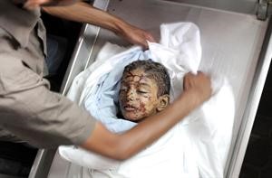 طفل فلسطيني استشهد جراء غارة اسرائيلية امس	رويترز﻿