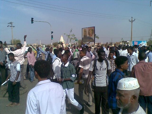 اتساع نطاق التظاهرات رفضاً لغلاء المعيشة في السودان والشرطة تدعو المواطنين لعدم الالتفات للشائعات