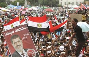 انصار المرشح الرئاسي د محمد مرسي يواصلون اعتصامهم في ميدان التحرير امس افپ