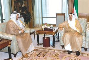 صاحب السمو الامير الشيخ صباح الاحمد خلال لقائه سمو رئيس الوزراء الشيخ جابر المبارك﻿