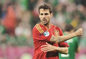 لاعب وسط اسبانيا سيسك فابريغاس متحفز لمواجهة البرتغال	افپ﻿