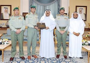 الشيخ مشعل الاحمد يتسلم مرجع توثيق هوية المؤسسة﻿