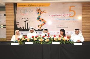 دجاسم الربيعان واحمد الشمري ونوف الناصر ودرهام الحميان ووليد الانصاري خلال اللقاء	فريال حماد﻿