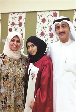 المتفوقة ريم جوير مع والديها