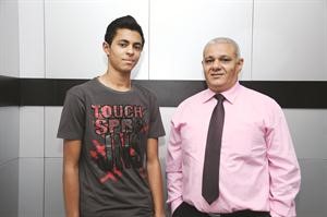 محمد توفيق مع والده