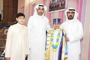 عبدالرحمن الفضلي ووالده وخاله حسين العويد وابنه علي في لقطة تذكارية﻿