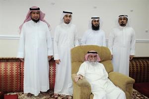 المطيري مع ابنائه