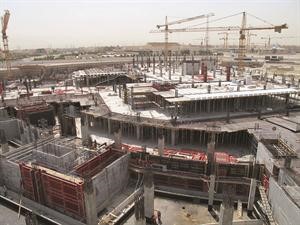 جانب من اعمال البناء في مستشفى جابر﻿