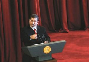 الرئيس المصري د محمد مرسي يلقي كلمته من جامعة القاهرة