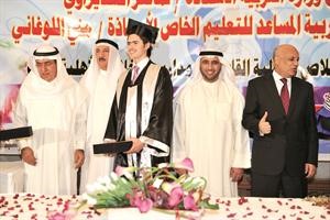 النائبان محمد الدلال وعدنان المطوع يشاركان في تكريم الطلبة
