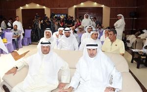 وكيل الاعلان التجاري محمد العواش مع الوكيل المساعد للشؤون المالية والادارية