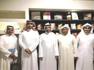 رئيس واعضاء نادي اسارير في اذاعة الرياض﻿