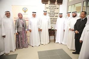 دعلي العبيدي وسعدون حماد وعبدالله الفارس مع قيادات الصحة بعد ازاحة الستار عن اللوحة التذكارية﻿