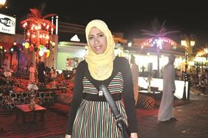 علا فتاة مصرية تزور شرم الشيخ للمرة الاولى ﻿