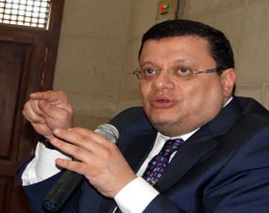 د ياسر علي
