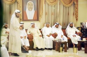 احمد السعدون وخالد السلطان يتوسطان محمد الخليفة وعلي الدقباسي وعبدالله البرغش ودعادل الدمخي ودمحمد الكندري