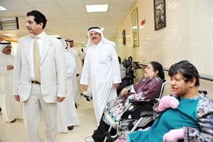 محمد الكندري ووفد نفط الخليج خلال الجولة سعود سالم
